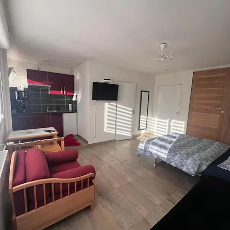 50m De Gare De St-louis