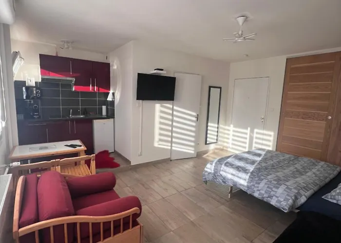 50m De Gare De St-louis